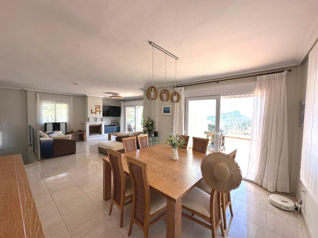 8496_3_bedroom_villa_with_stunning_views_081024163932_276653_06072024_img_03_0000