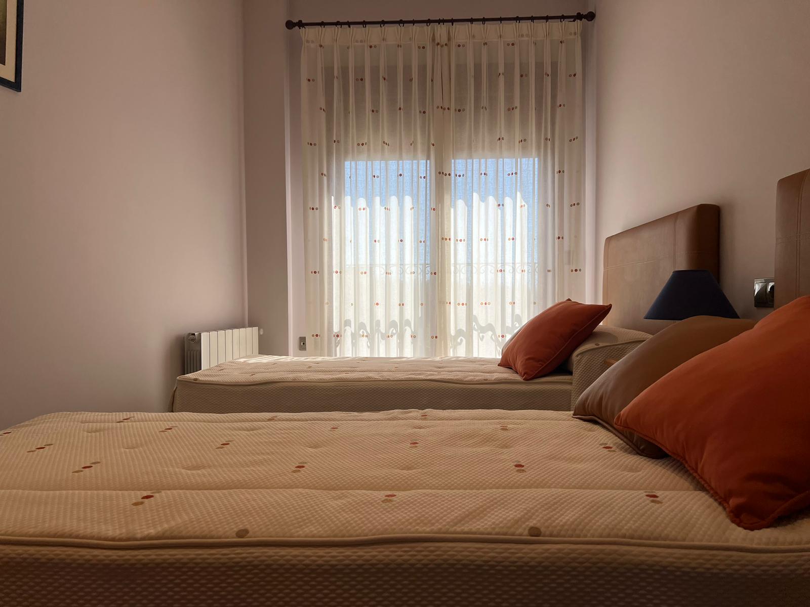 Bedroom02