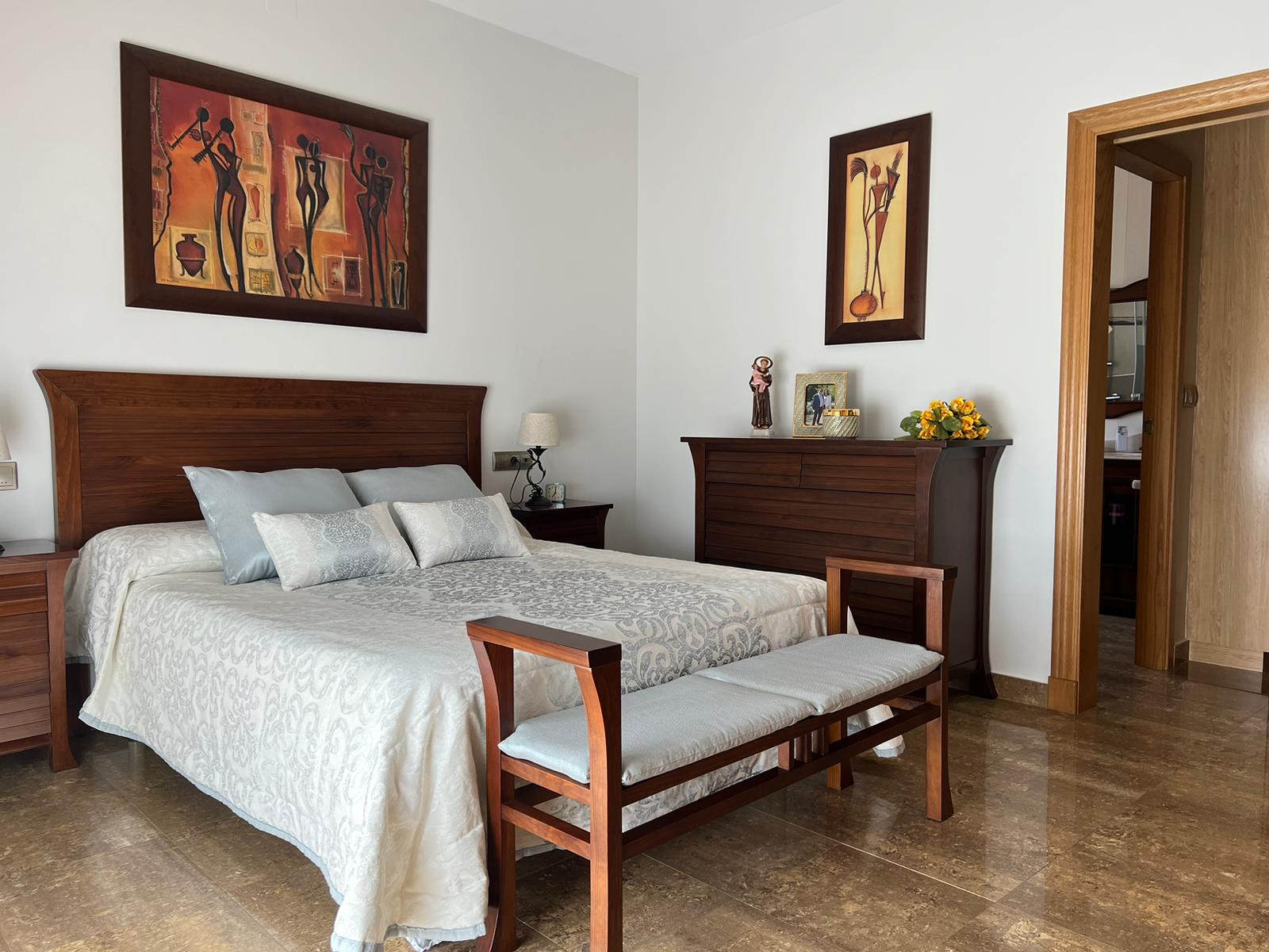 Bedroom03